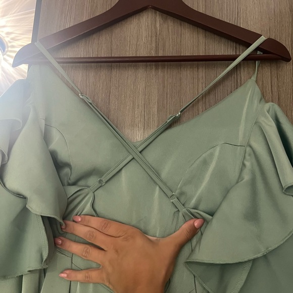 Formal dress - Picture 6 of 6